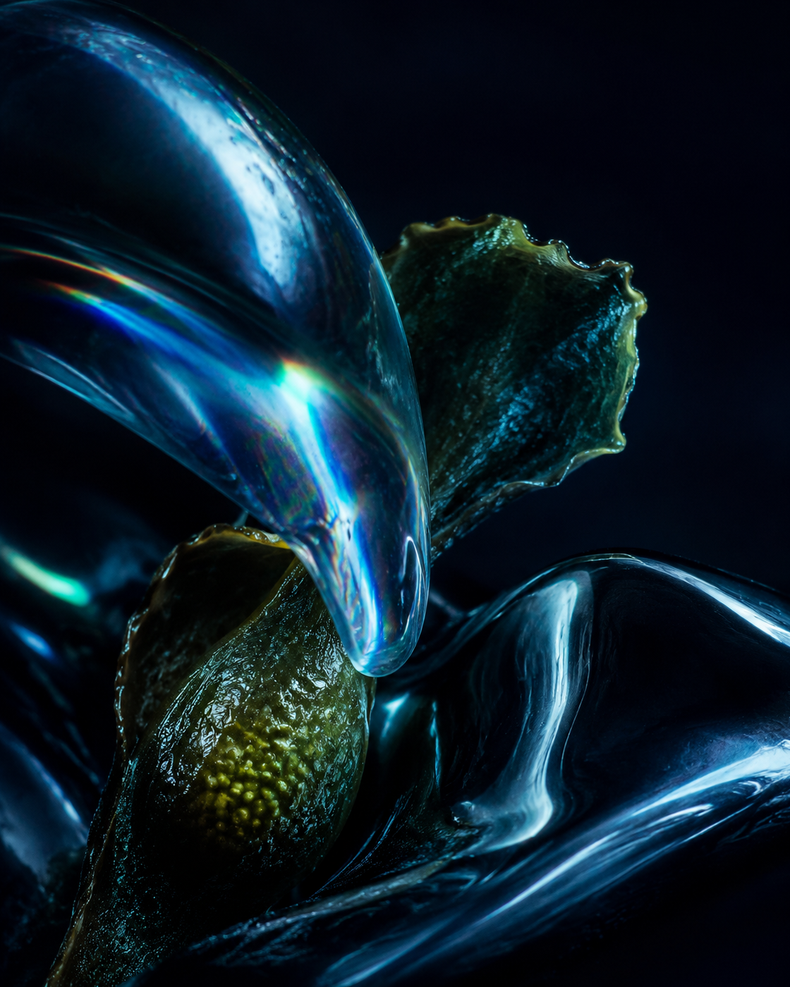 Composition de verre irisé, lumière et matière